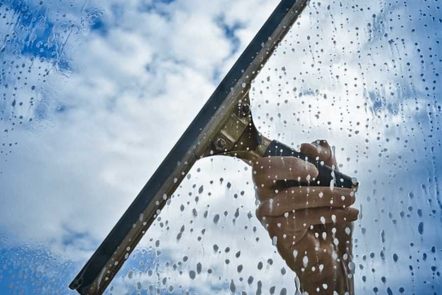 window cleaning tips image